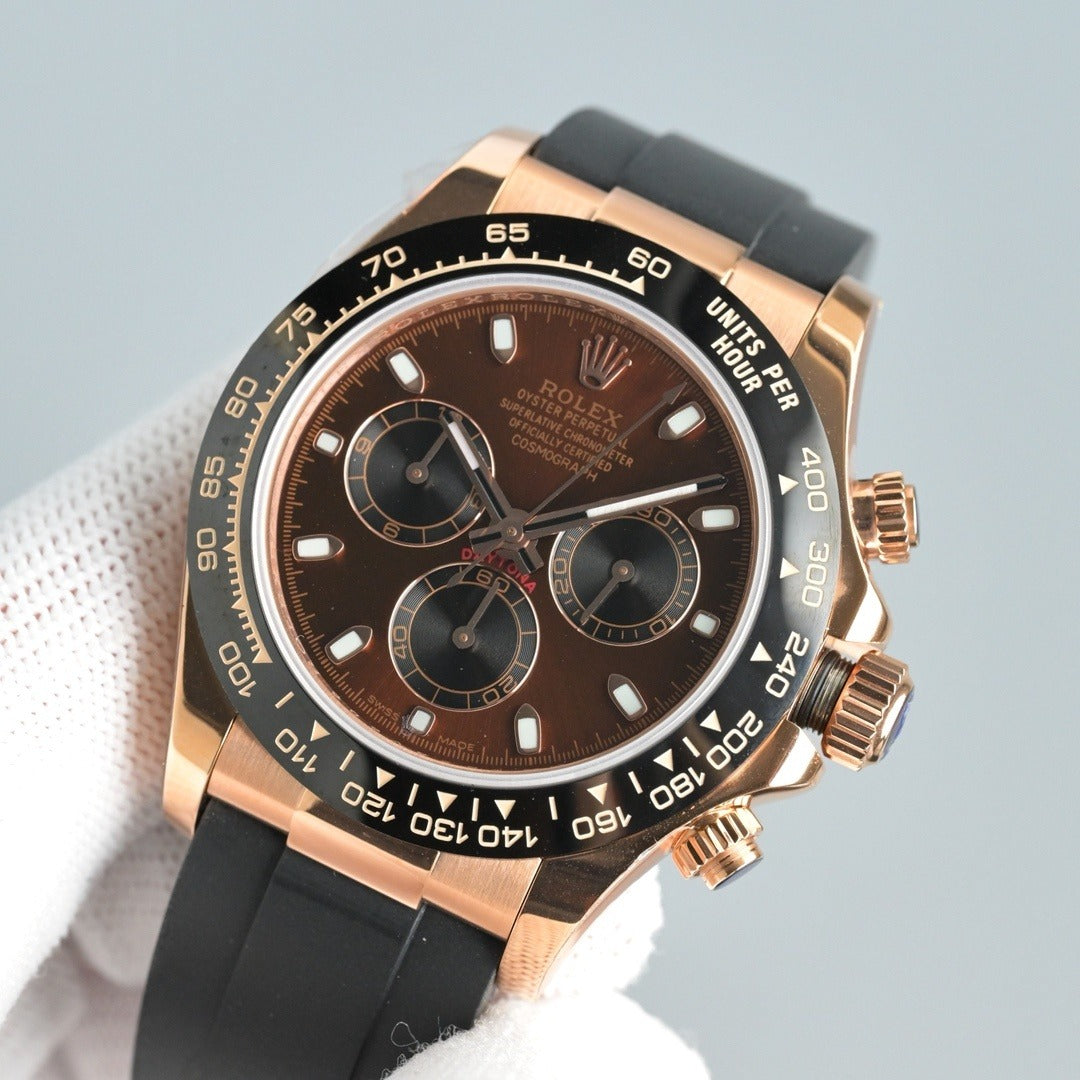 Rolex Oyster Perpetual Cosmograph Daytona in Everose Gold with White Dial