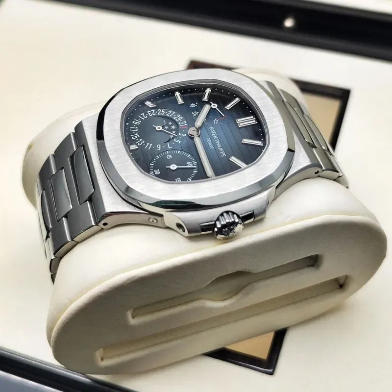 5712/1A PATEK PHILIPPE- NAUTILUS