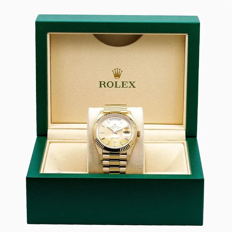 Rolex DAY-DATE 40 M228238