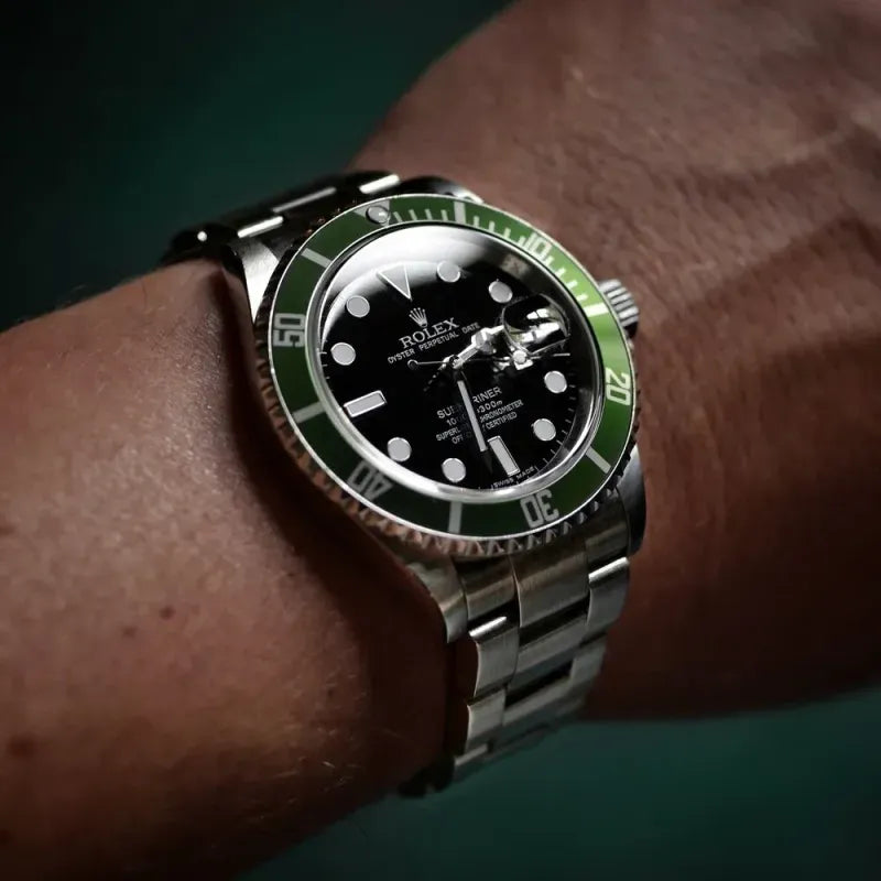 Rolex Submariner 16610LV-93250 black dial watch
