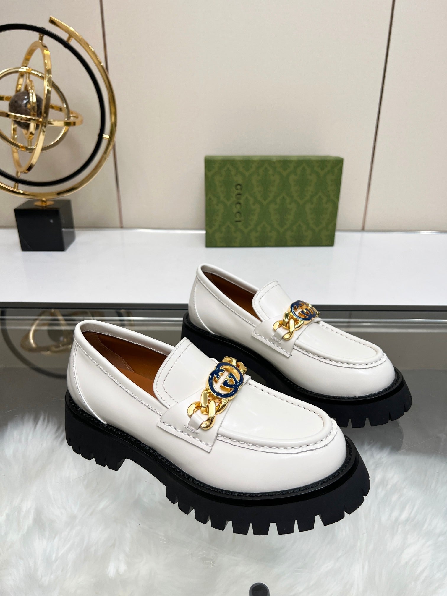 Gucci White Leather Lug Sole Loafers with Interlocking G Chain Detail