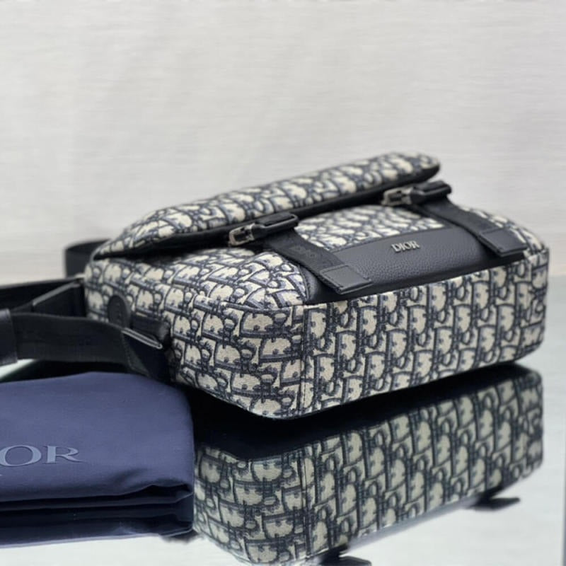 DIOR EXPLORER MESSENGER BAG