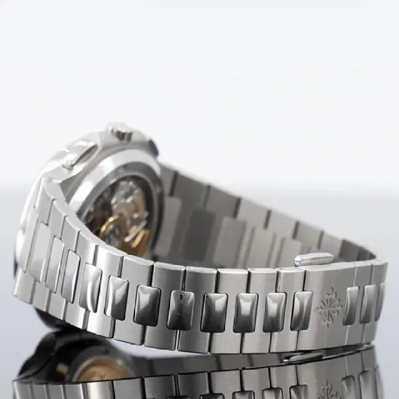 5990/1A-011 - NAUTILUS