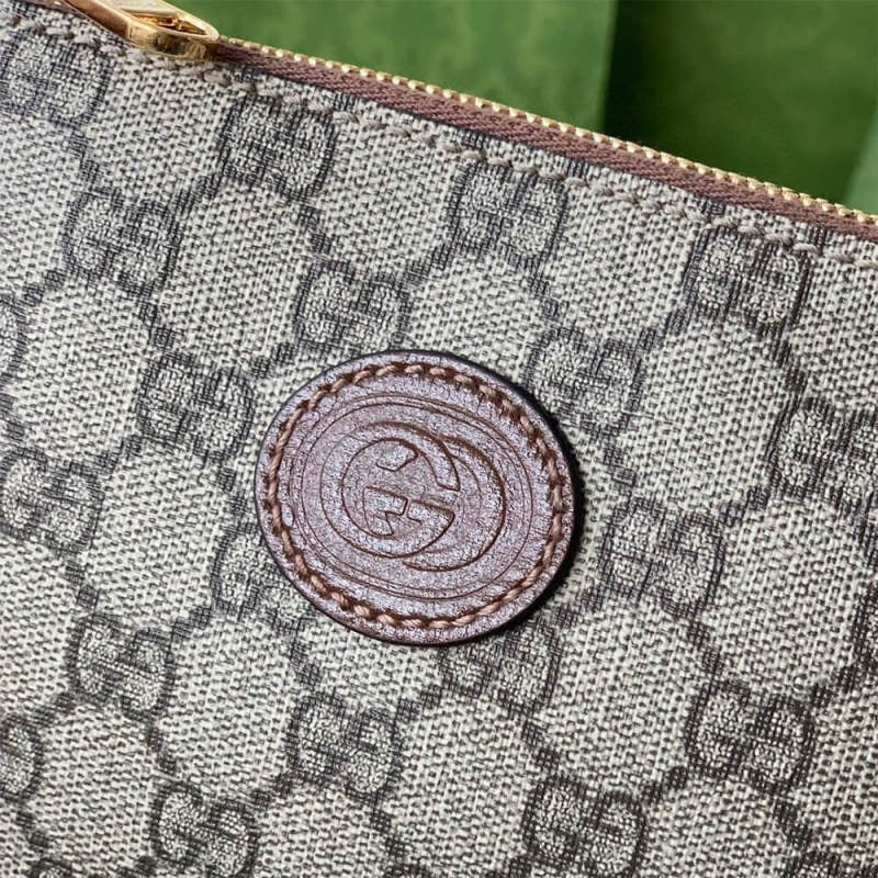 Messenger bag with Interlocking G