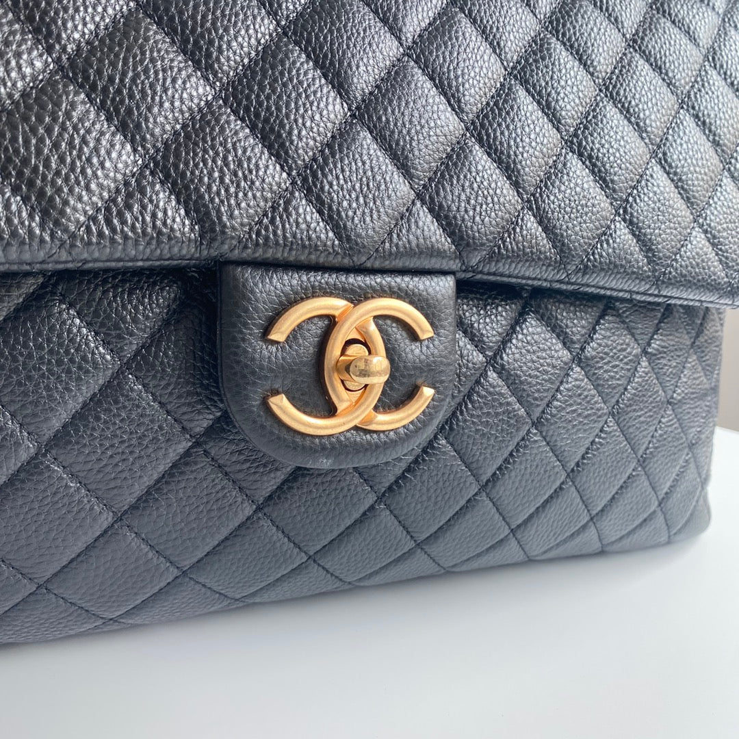 FLAP BAG 46CM GOLD HARDWARE BLACK CALFSKIN