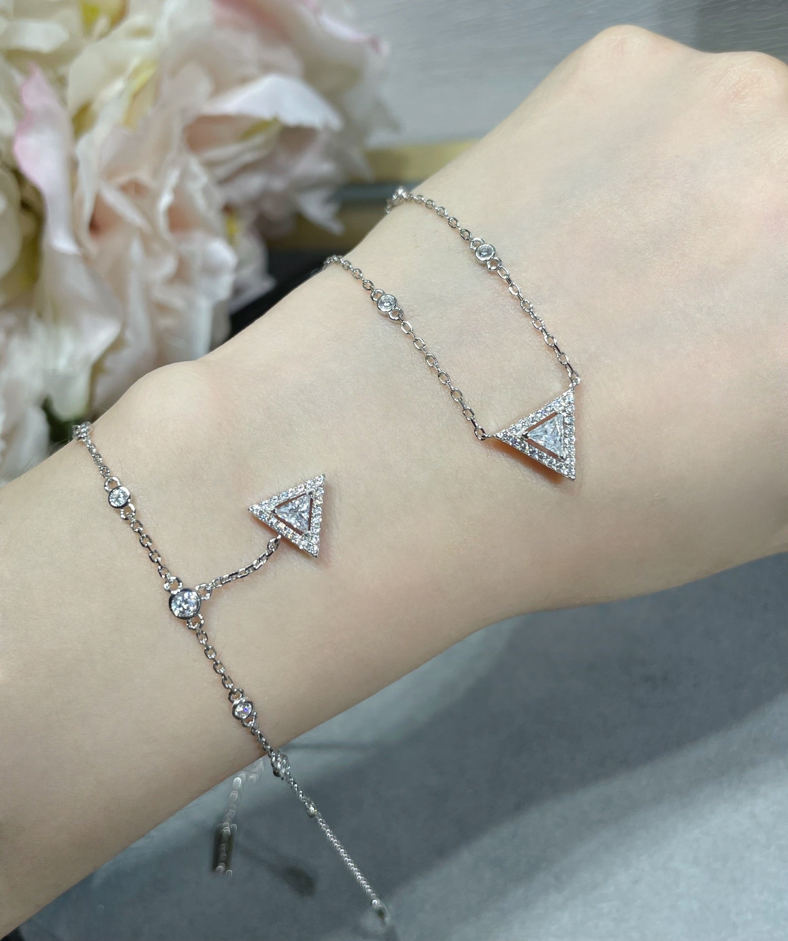 MESSIK TRIANGLE DIAMOND SILVER NECKLACE